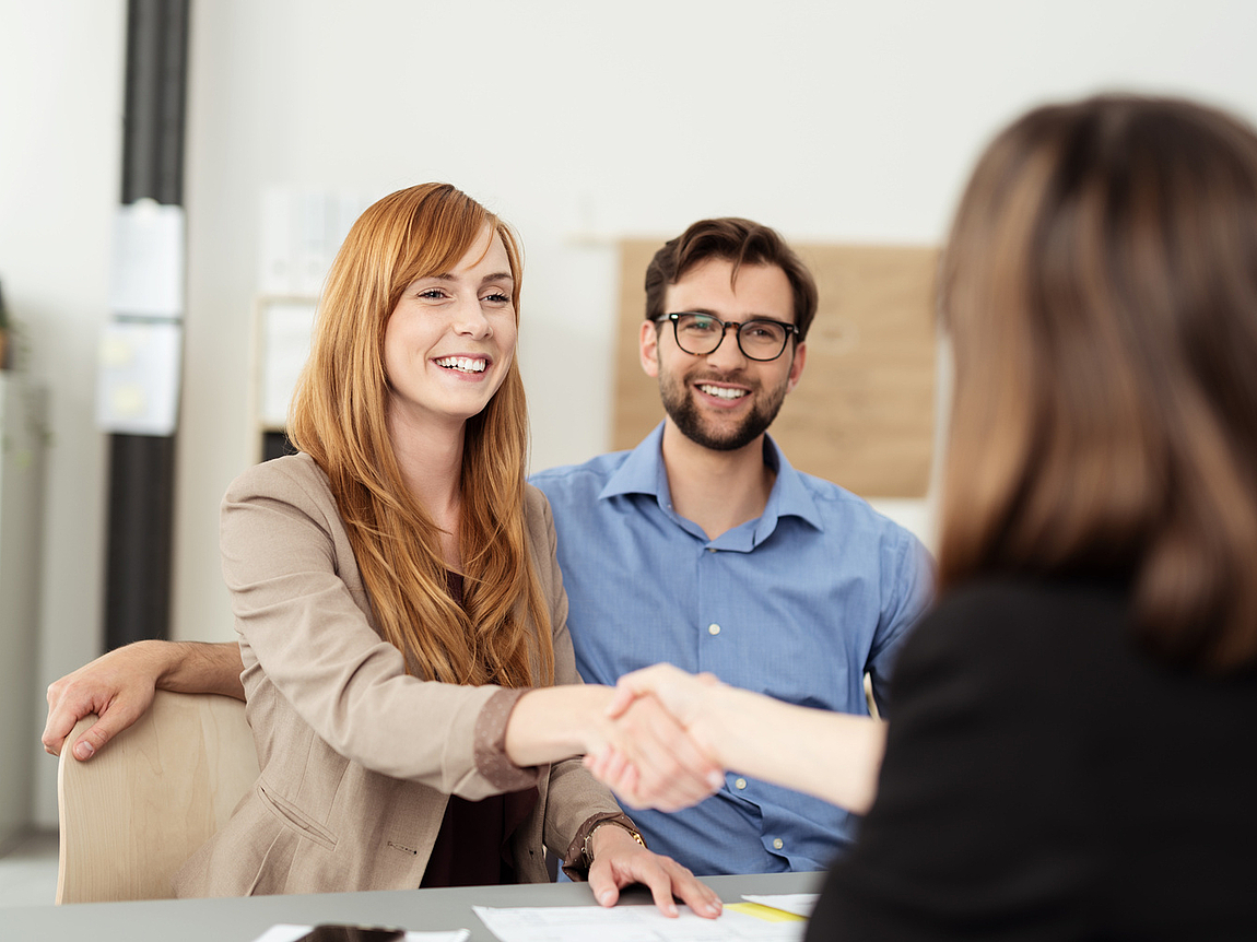 Patientin und ihr Partner werden begrüßt